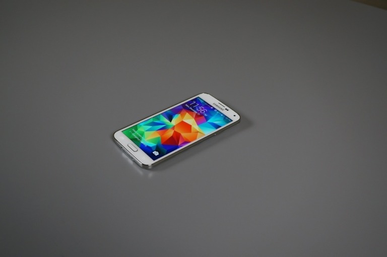 Samsung Galaxy S5 Unboxing and Quick Tour