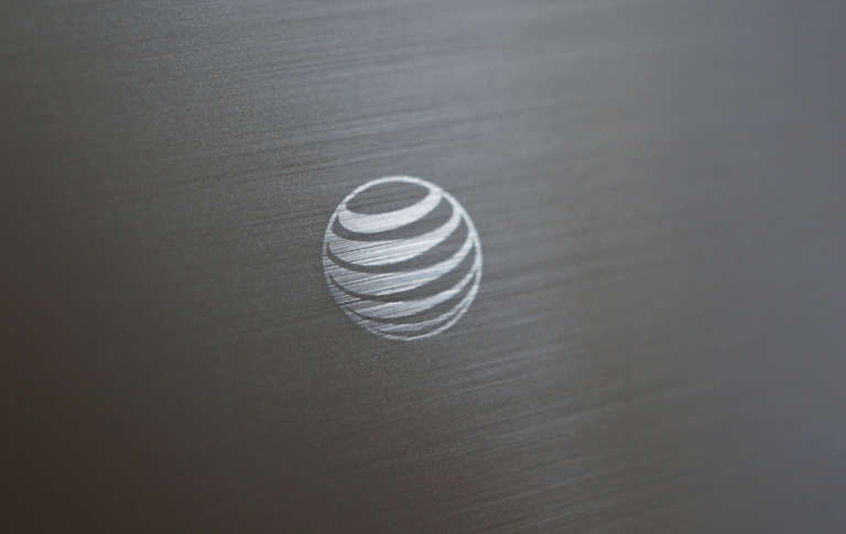 AT&T Cancels Plans to Pursue Inflight Internet Service