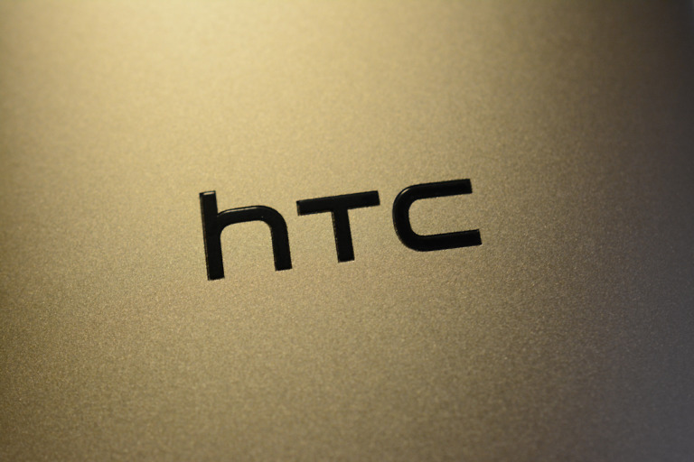 Report:  HTC “M9” With 20MP Camera and Smartwatch Coming at March 1 Event