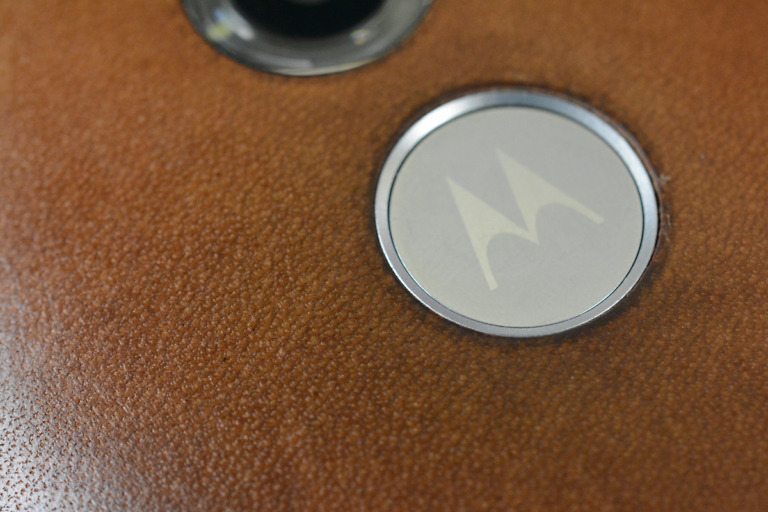 Motorola Makes 5.1 for the Moto X (2nd Gen) Official in Brazil, Chop for Flashlight Too