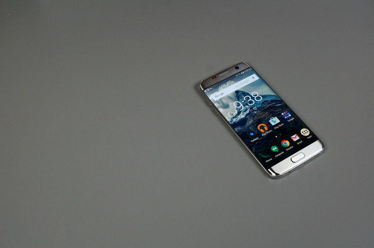 Samsung Releases Unlocked Galaxy S7 and S7 Edge in the US, Works on All Carriers