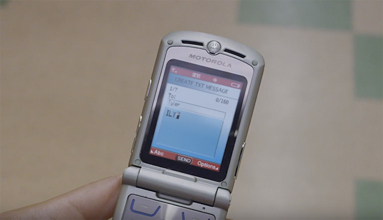 Report: Motorola Razr Making a Comeback With Foldable Display and $1500 Price Tag
