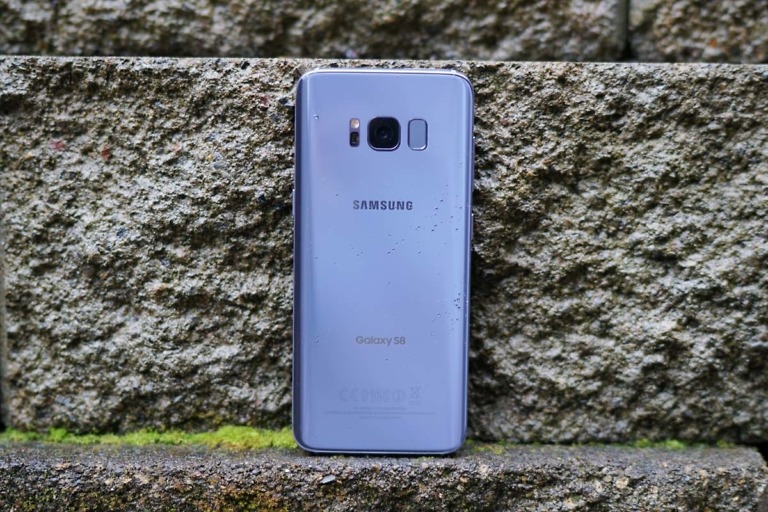 Samsung Halts Oreo Update Due to Reboot Bug, is Currently Investigating