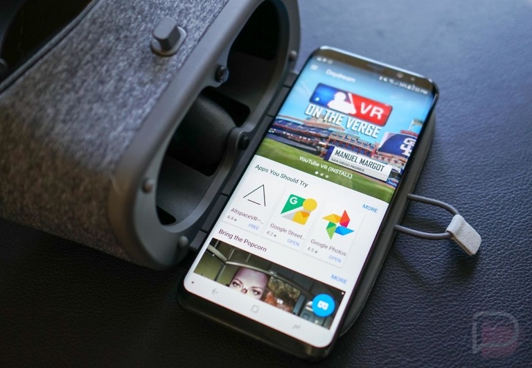 Google’s Daydream is Now Available for the Galaxy S8 and Galaxy S8+ (Updated)