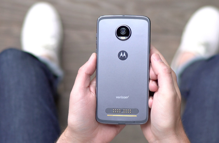 Moto Z2 Play Review: Return of the Battery King?