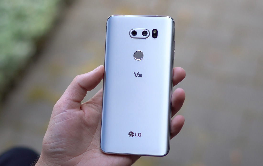 REMINDER: We’re Giving Away 2 LG V30s, Thanks to AT&T!