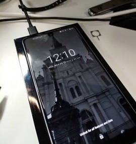 essential phone charging dock