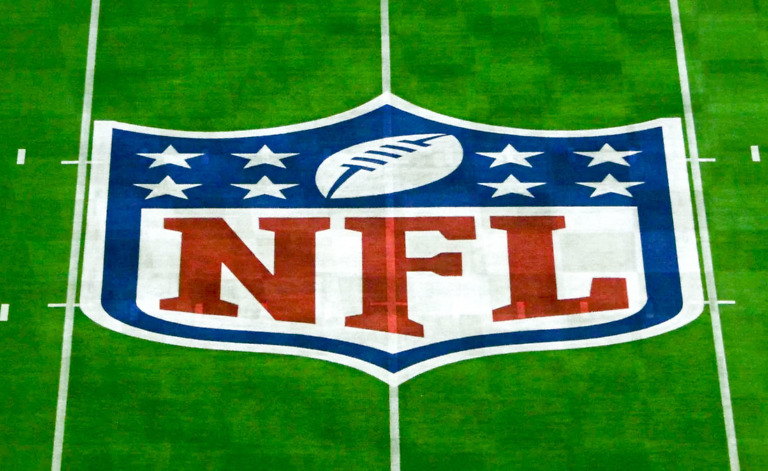 Verizon Closing in on New NFL Streaming Deal With Access to TV Streaming