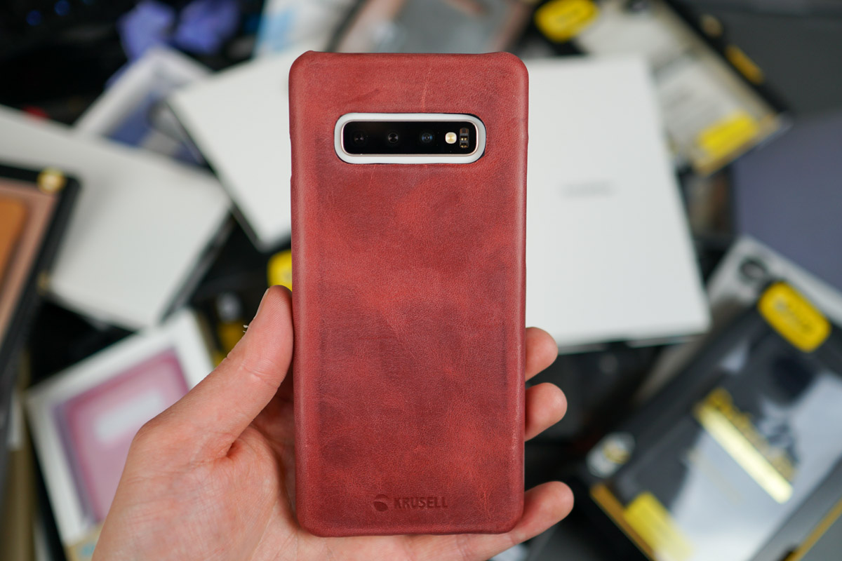Tuesday Poll: Do You Rock a Case on Your Phone or No?