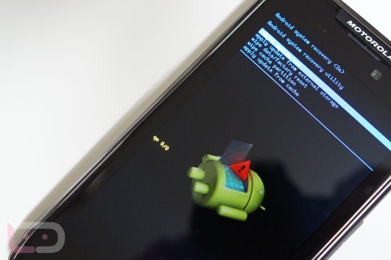 Friday Question: Is Your Android Phone Rooted and Running a Custom ROM Still?