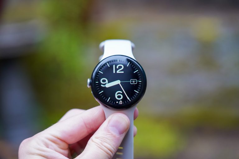 Here’s the Pixel Watch 4 in 2 Sizes and Its New Charger